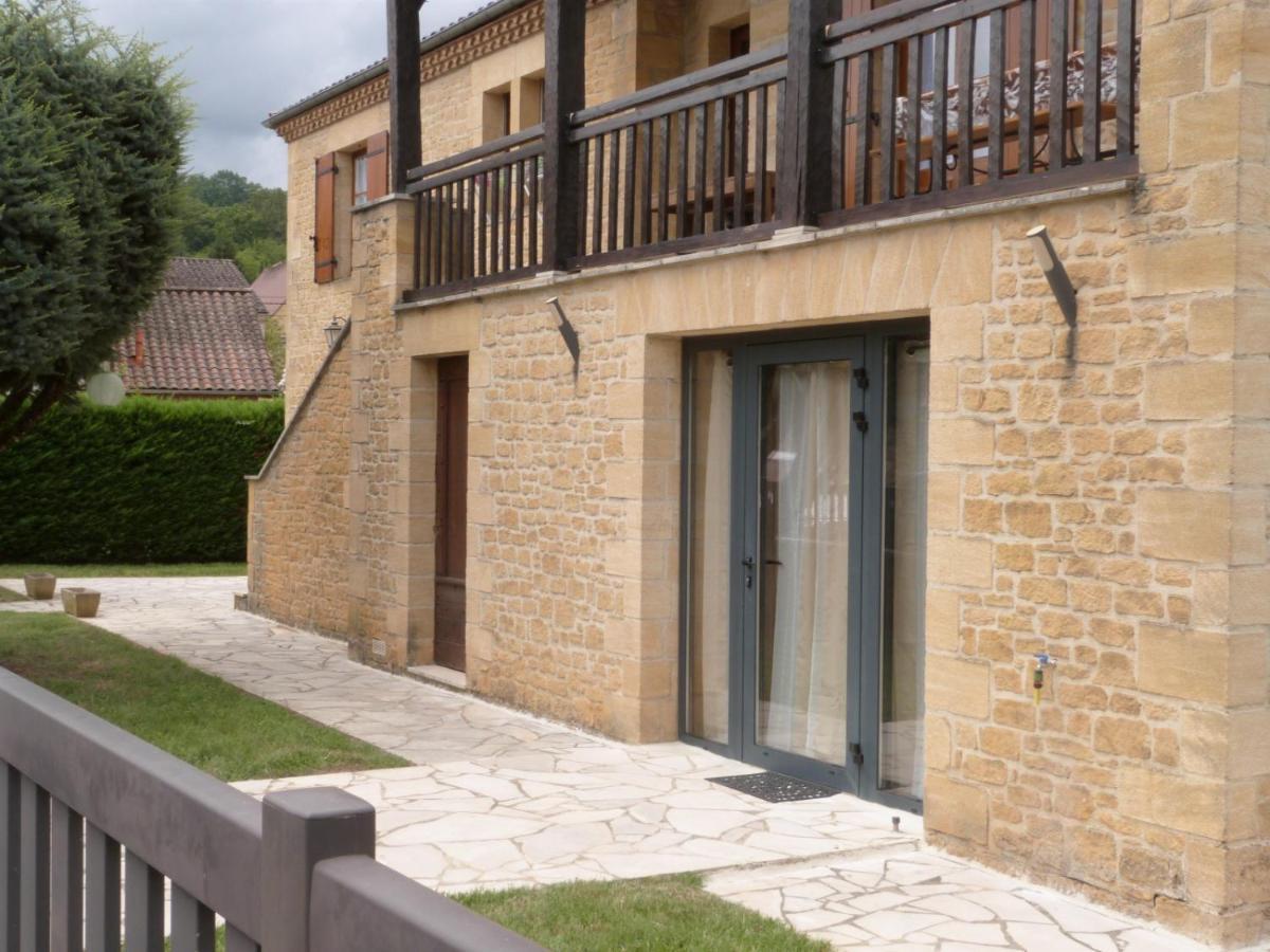 Logement Spacieux Rez-De-Chaussee, Jardin, Stationnement Devant, A 5 Minutes A Pied Du Centre De Sarlat Villa Luaran gambar