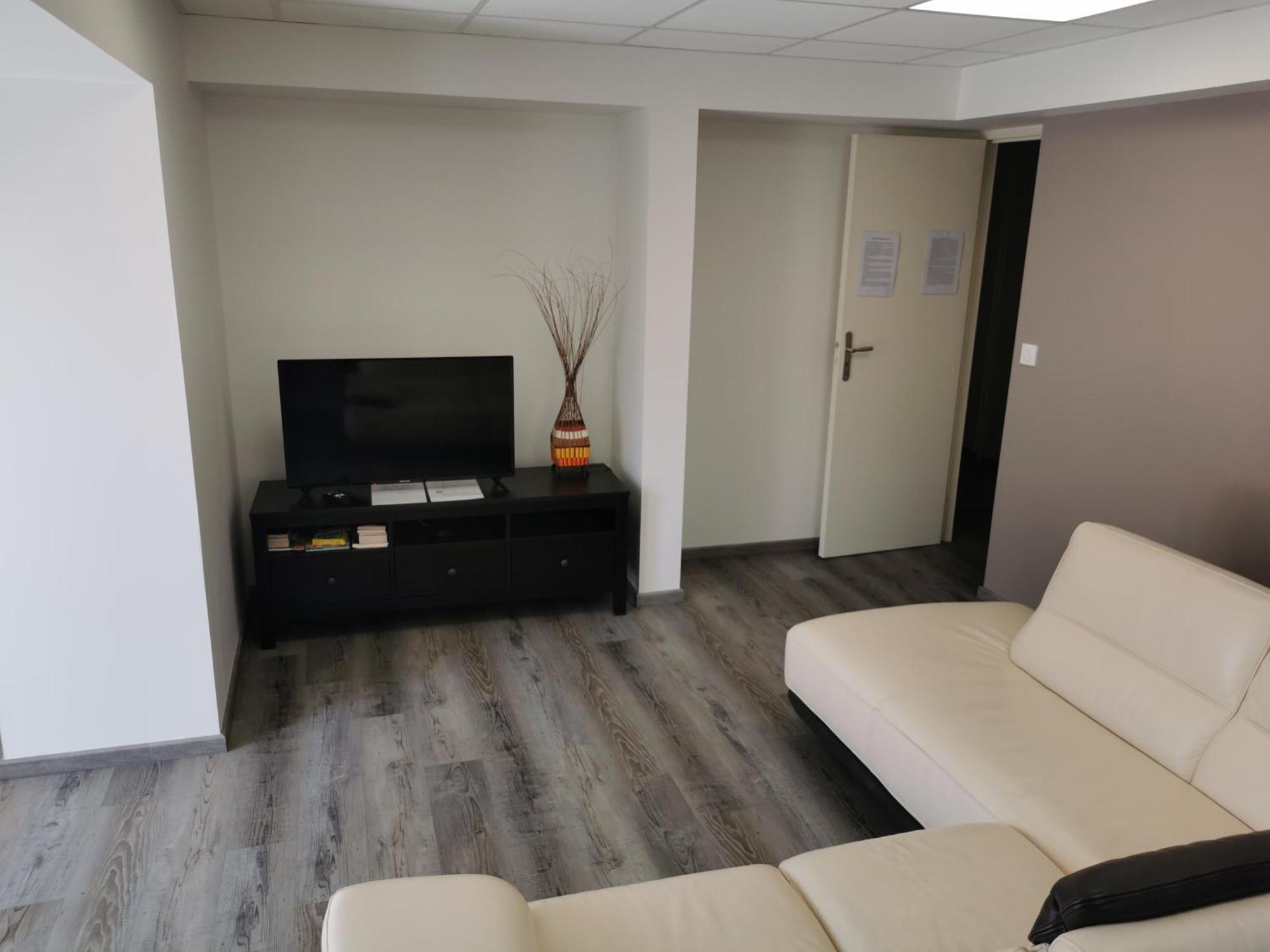 Logement Spacieux Rez-De-Chaussee, Jardin, Stationnement Devant, A 5 Minutes A Pied Du Centre De Sarlat Villa Luaran gambar